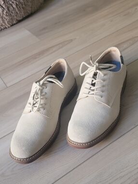 G.H. Pasadena Off White, Sz. 7.5 Men's Cream Suede Derby Shoes